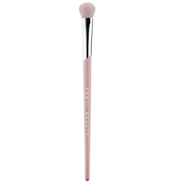 Fenty Beauty By Rihanna Plush Eyeshadow Brush 240